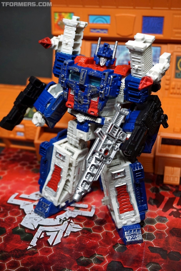 Review Siege Ultra Magnus Leader War For Cybetrtron  (12 of 93)